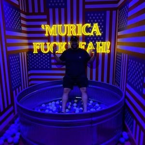 Meet your Posher, Irzon